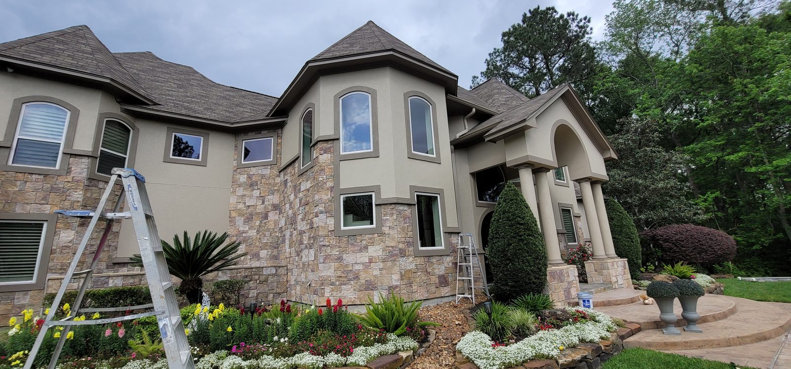 Completed residential exterior painted by Off The Wall
